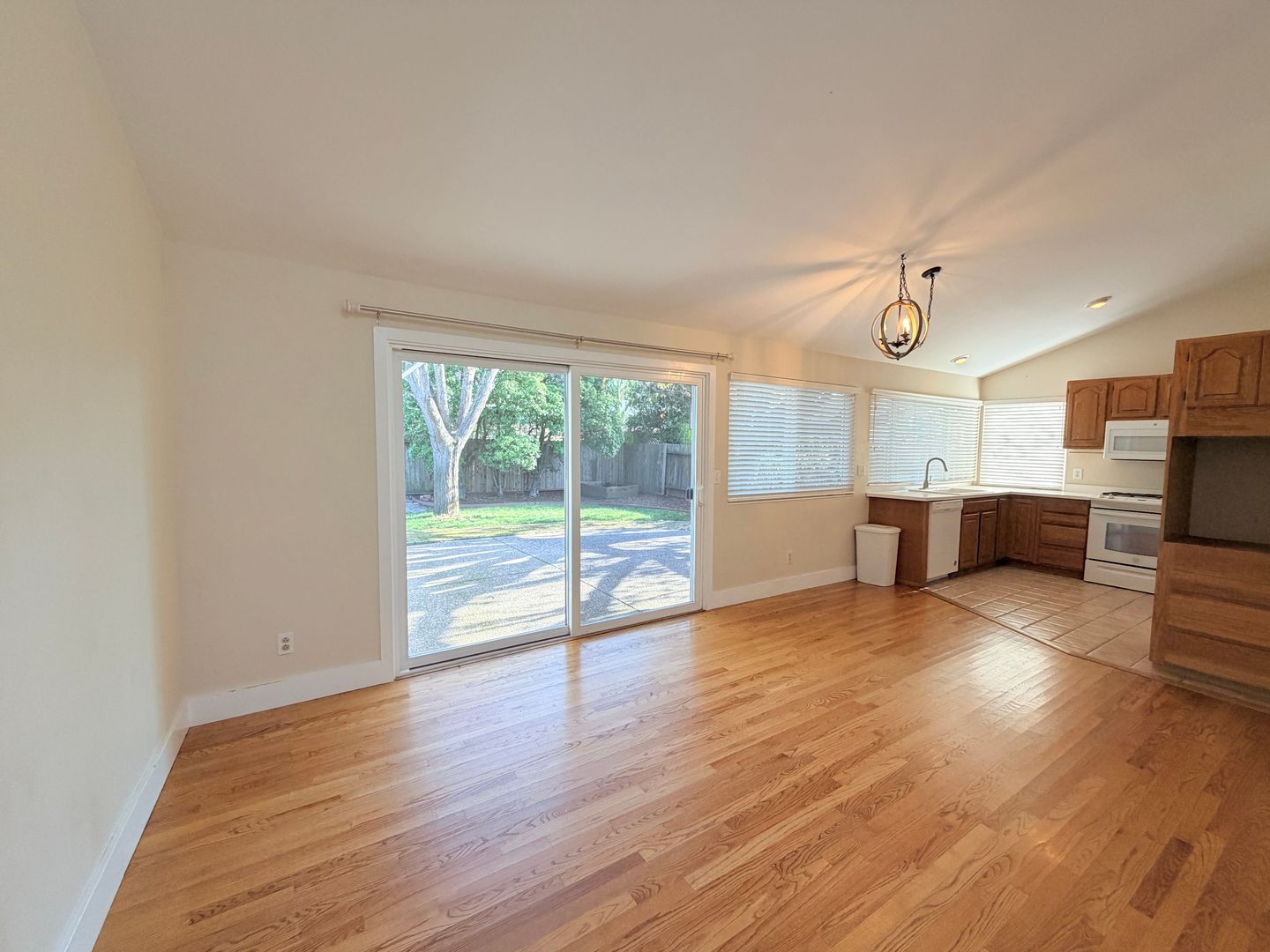 Petaluma House: 1570 Bungalow Lane