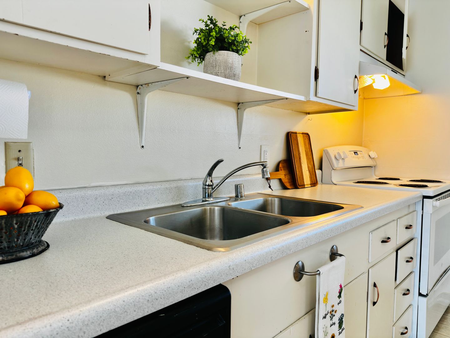 Penngrove House: 8790 Petaluma Hill Road