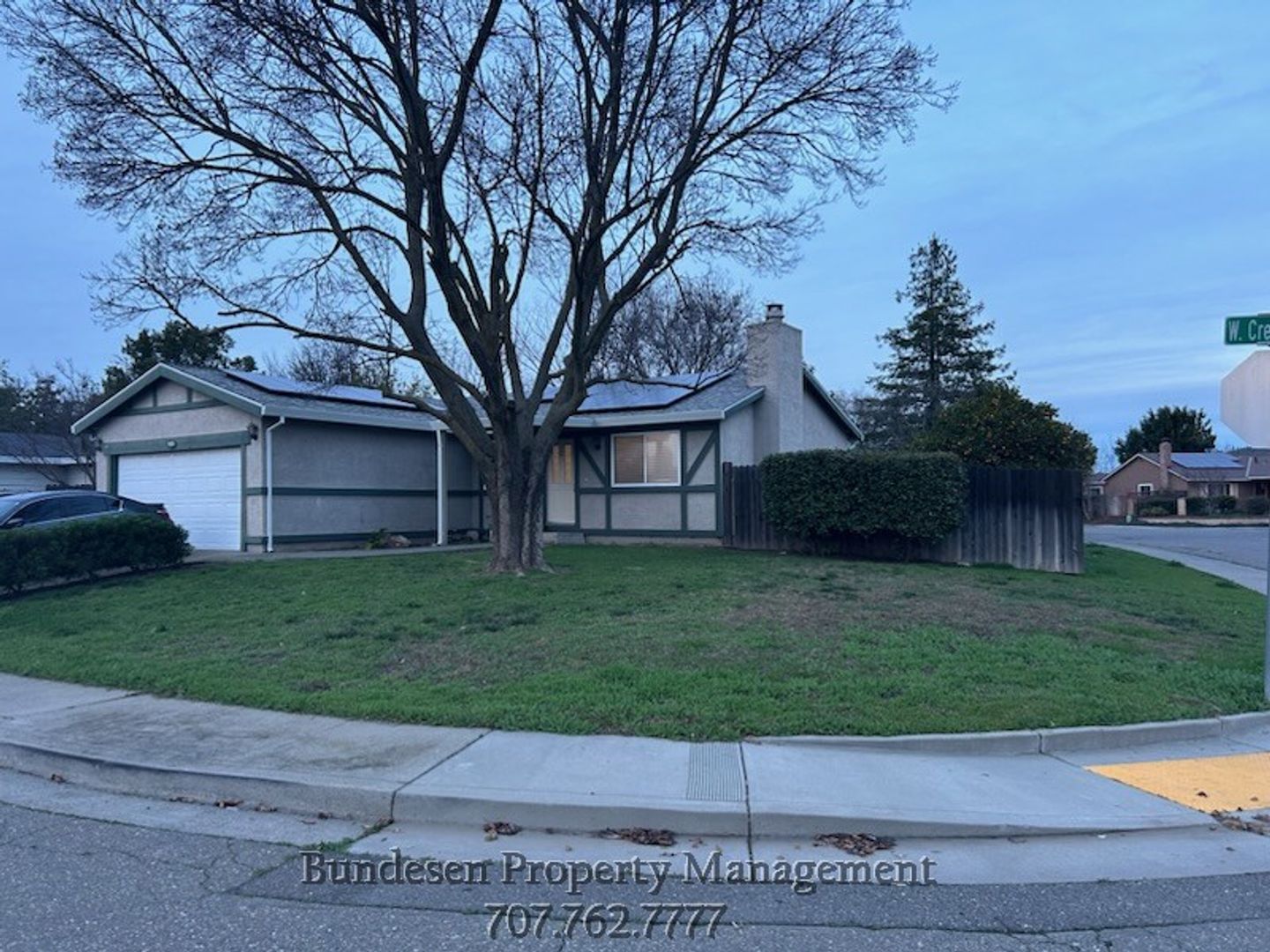 Dixon House: 400 W Creekside Circle