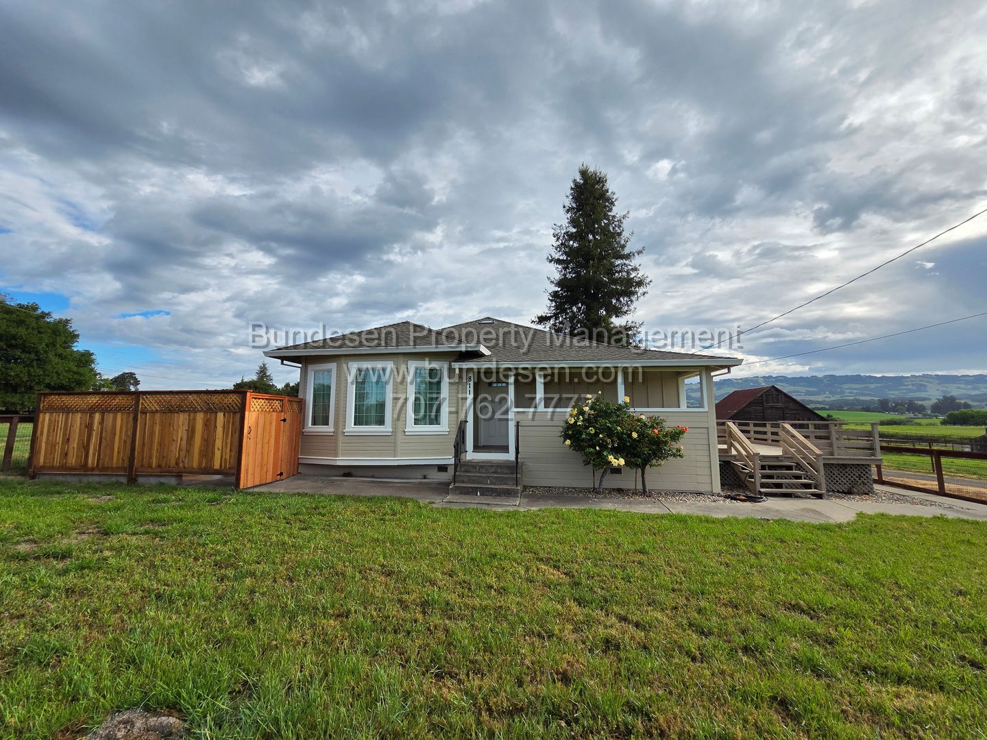 Petaluma House: 811 Old Adobe Road