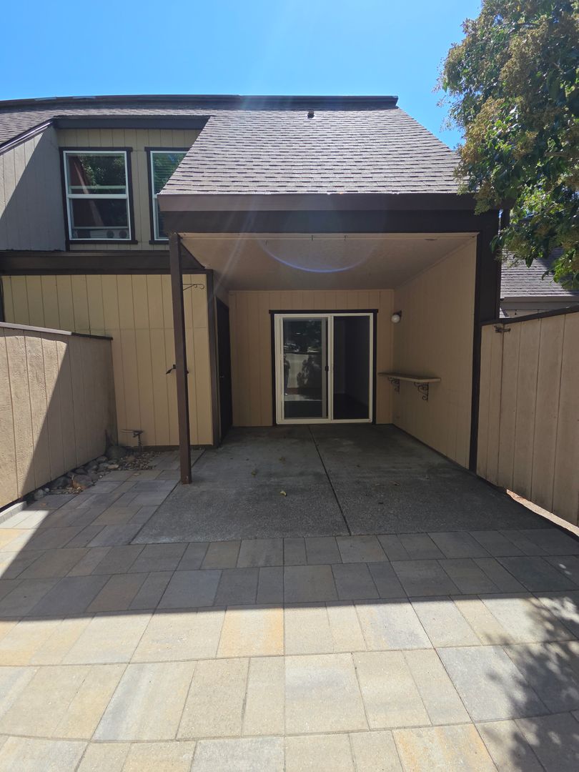 Santa Rosa House: 1918 Knolls Drive