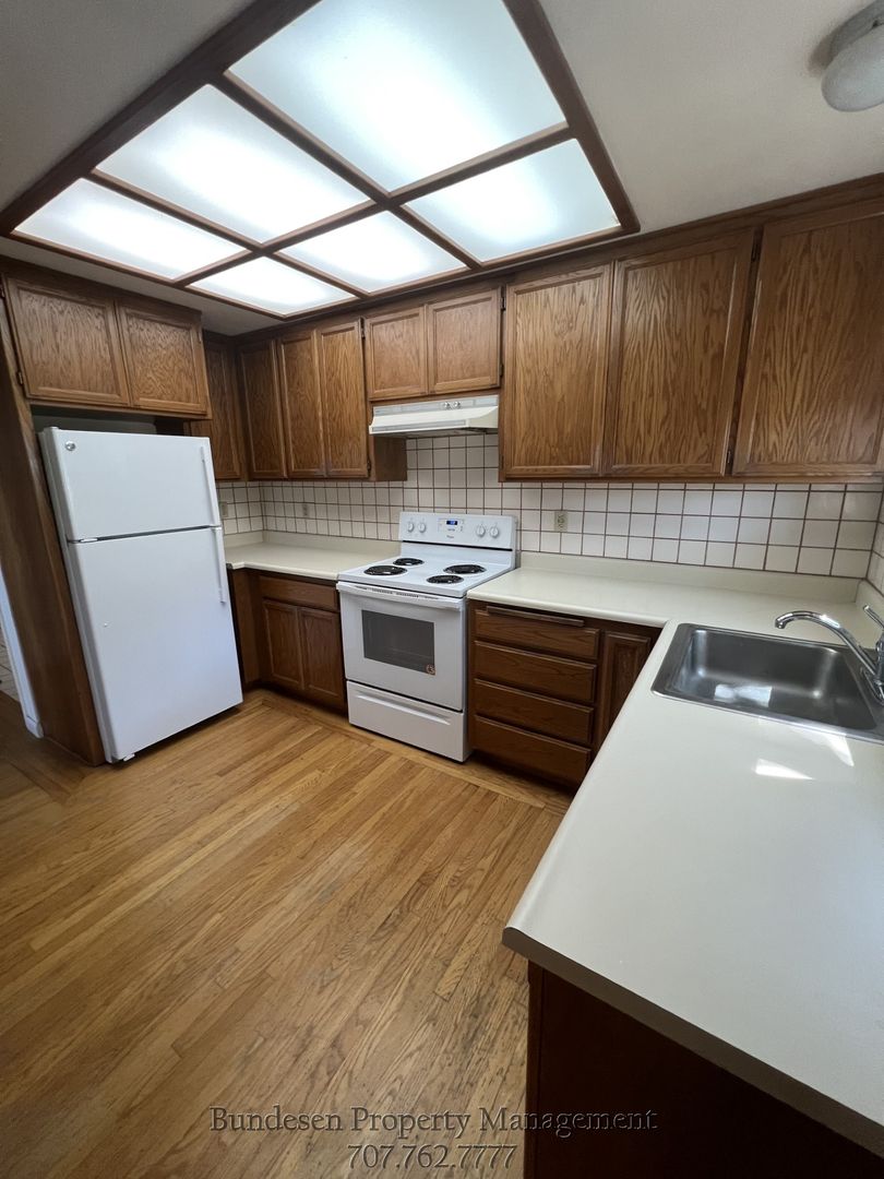 Petaluma House: 117 Sunny Hill Drive