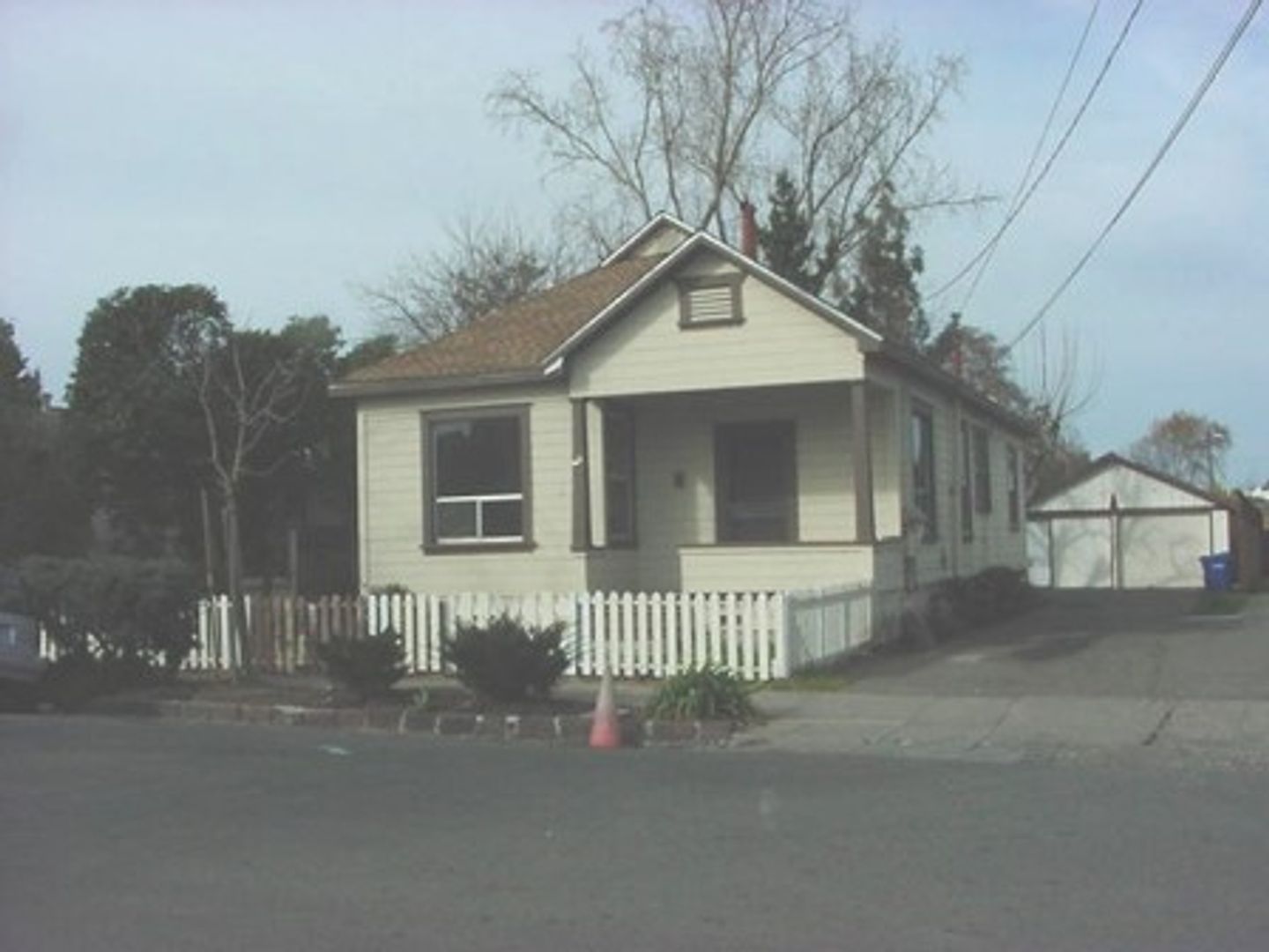 Petaluma House: 16 A West Street