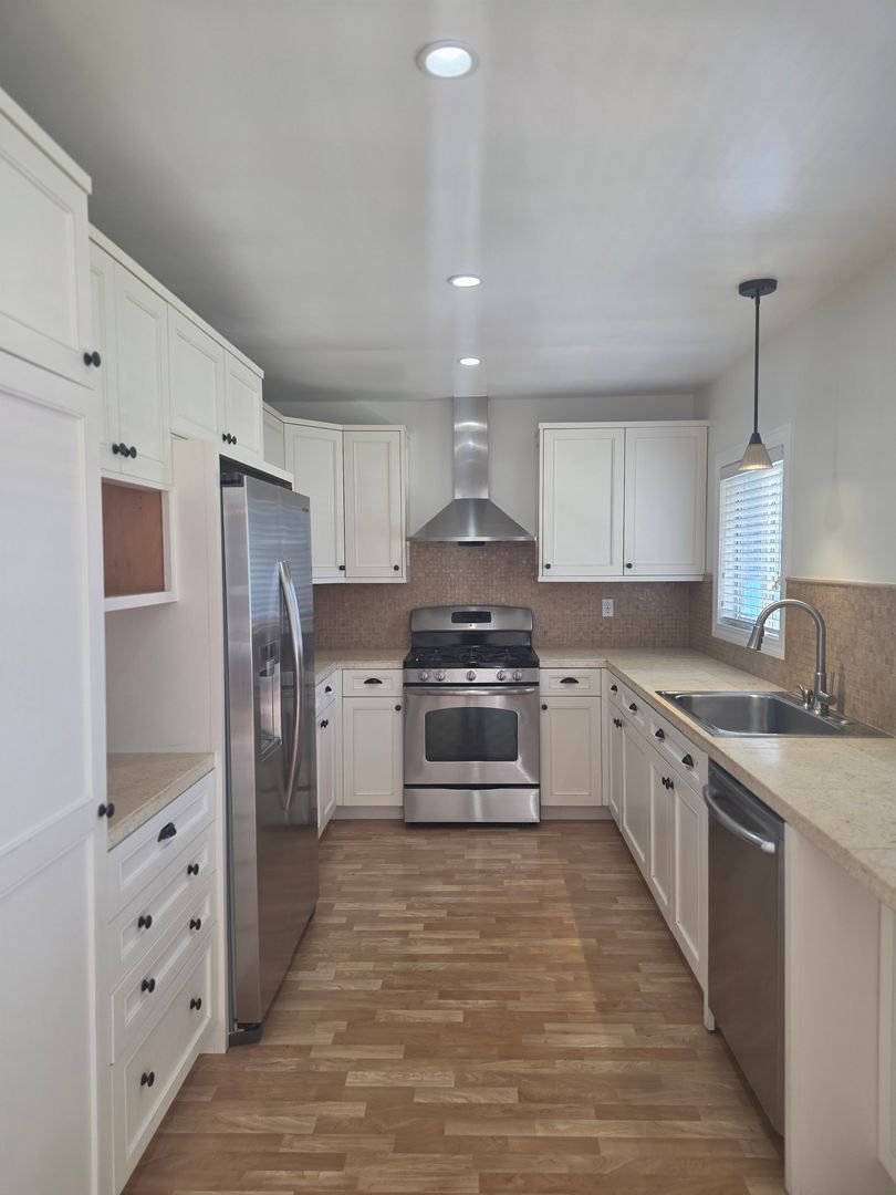 Petaluma House: 985 Phillips Avenue