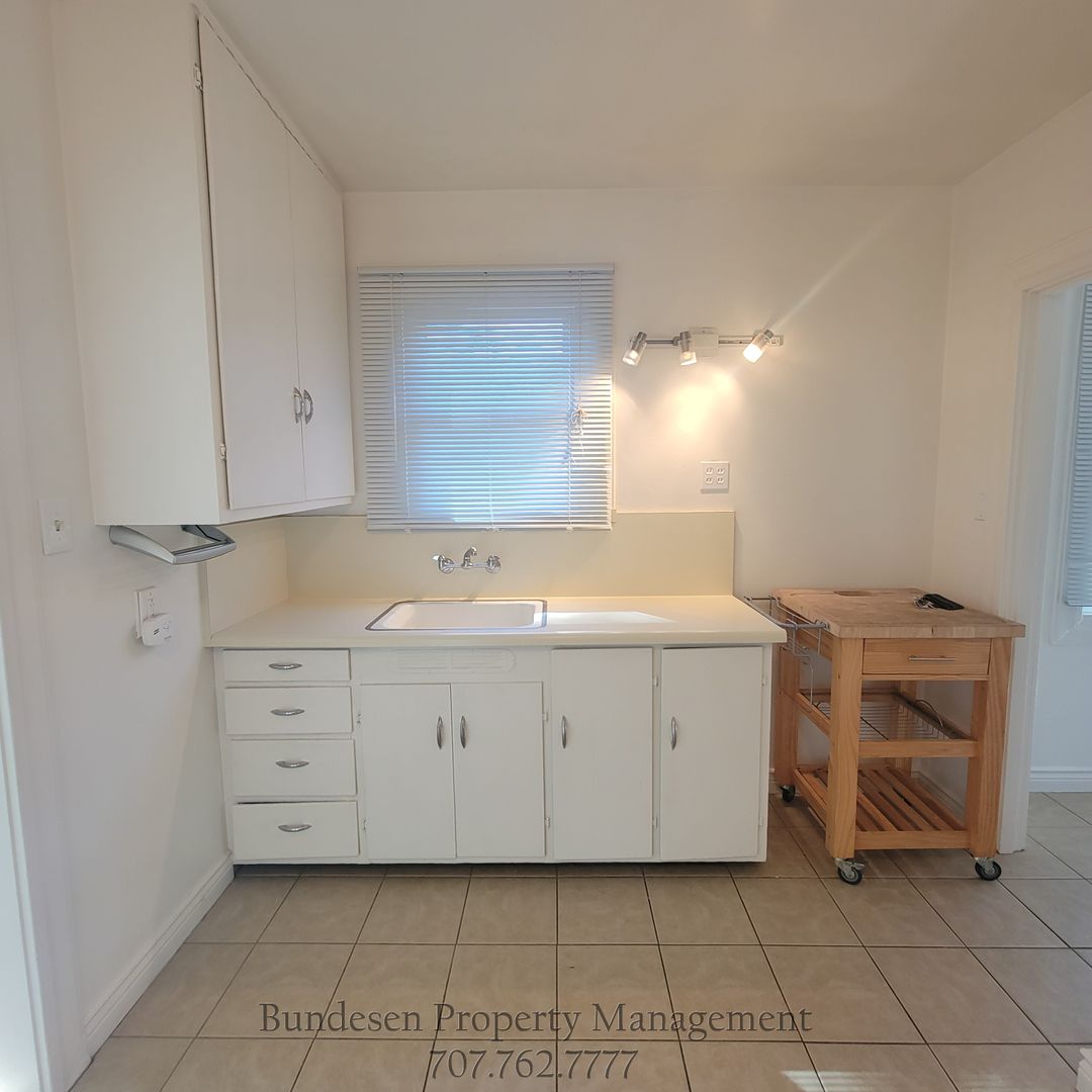 Petaluma Apartment: 415 & 417 Kentucky Street