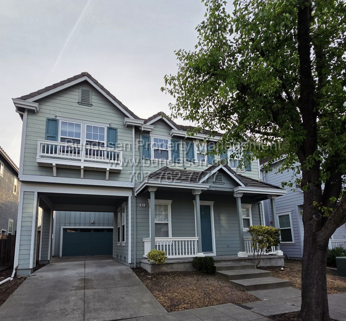 Santa Rosa House: 3855 Louis Krohn Drive