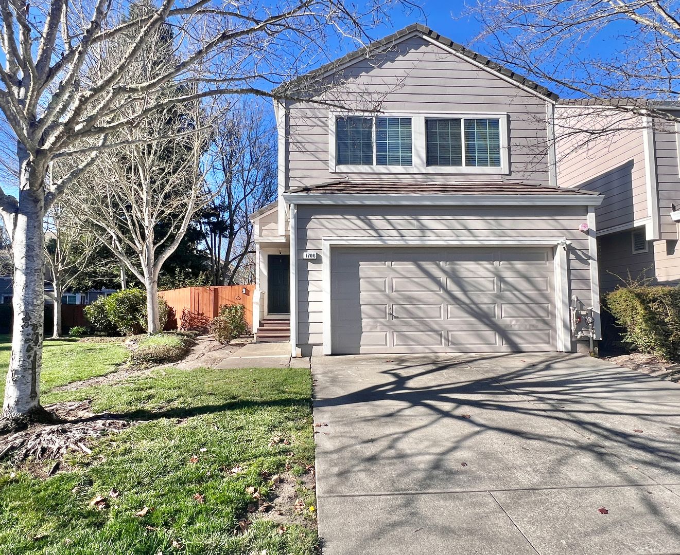 Petaluma House: 1706 Champagne Place