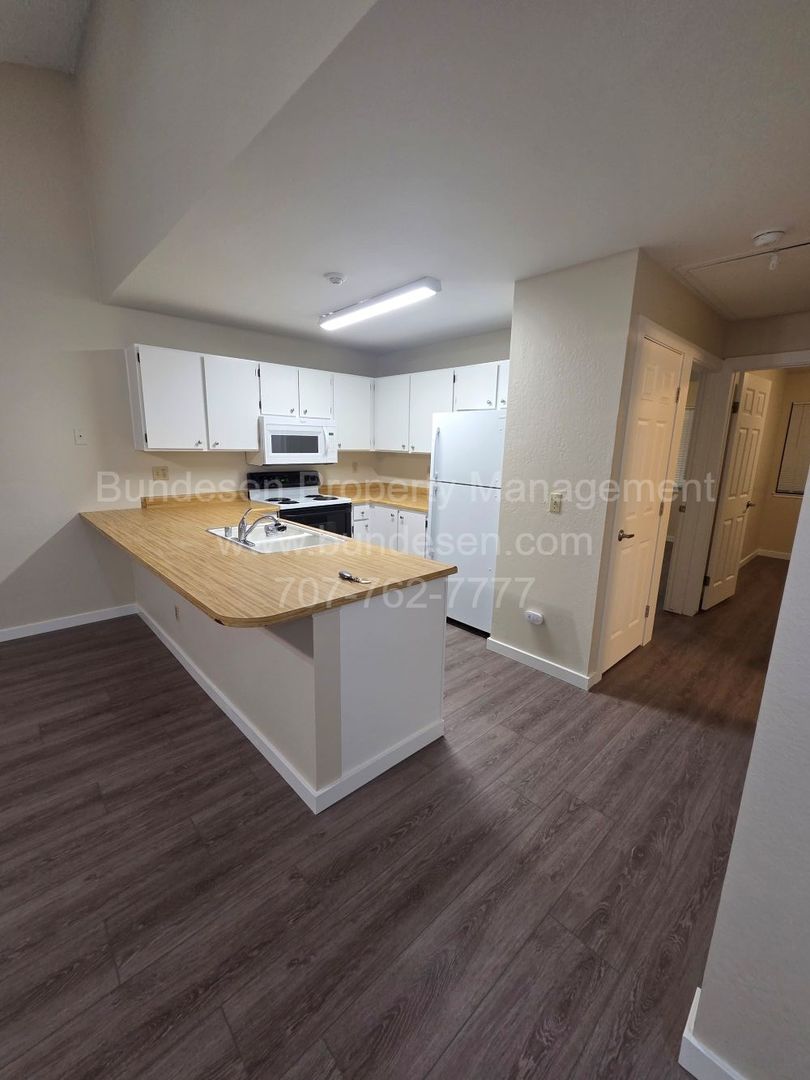 Cotati House: 27 Arbor Court