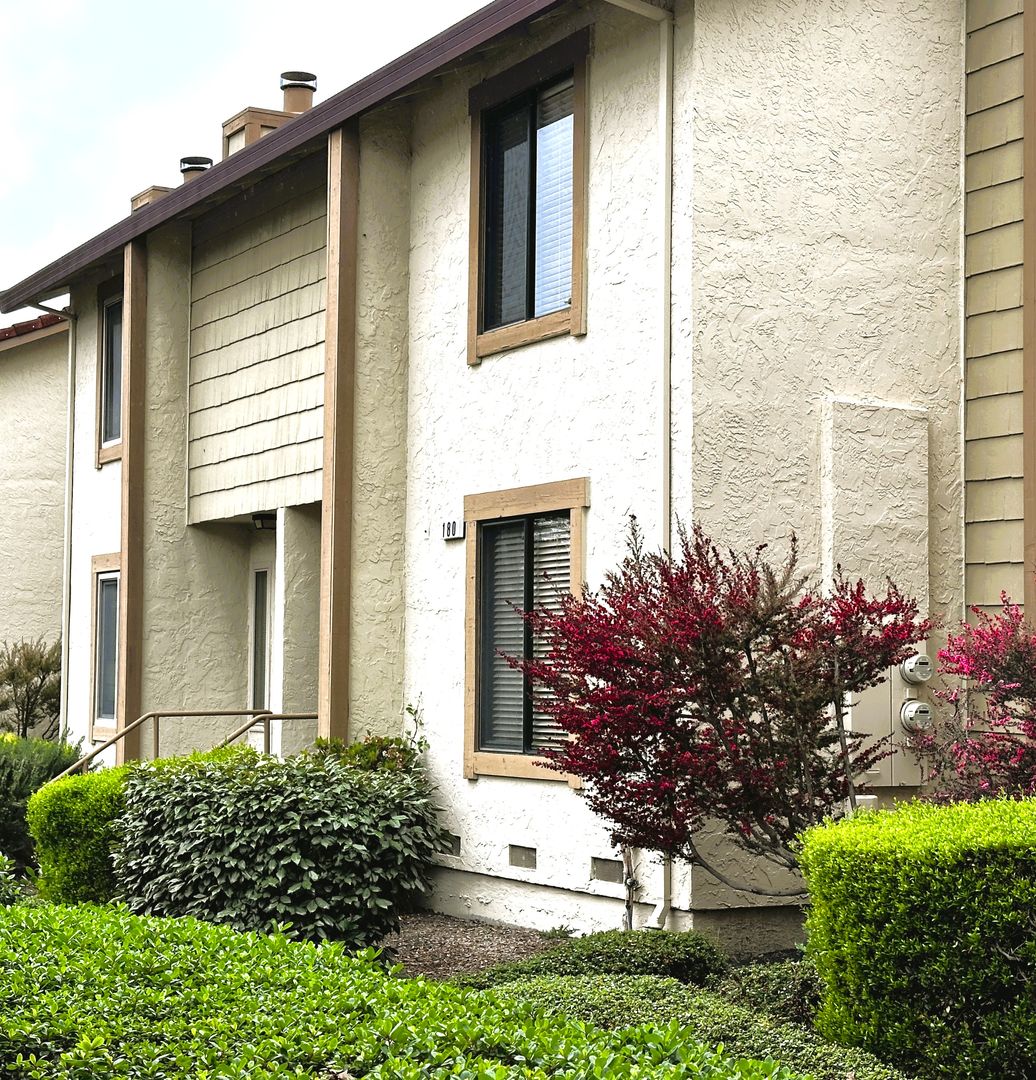 Petaluma Condo: 180 Park Place Drive