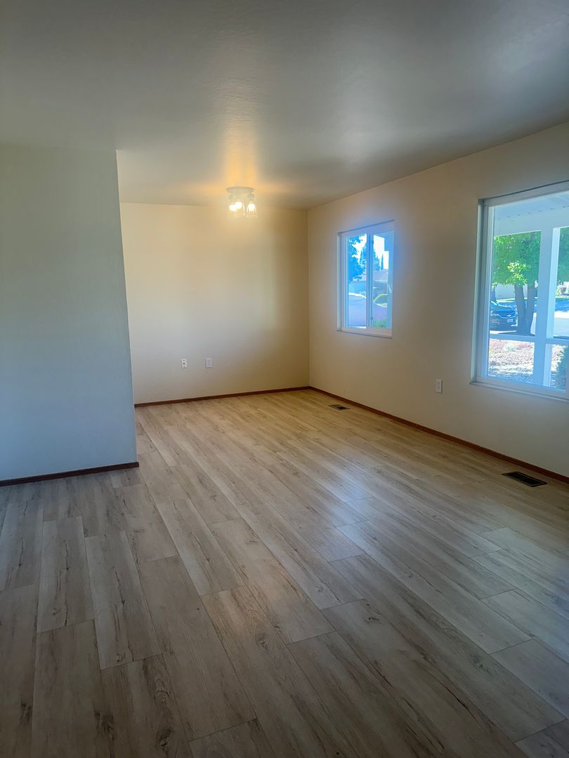 Vacaville House: 194 Olympic Circle