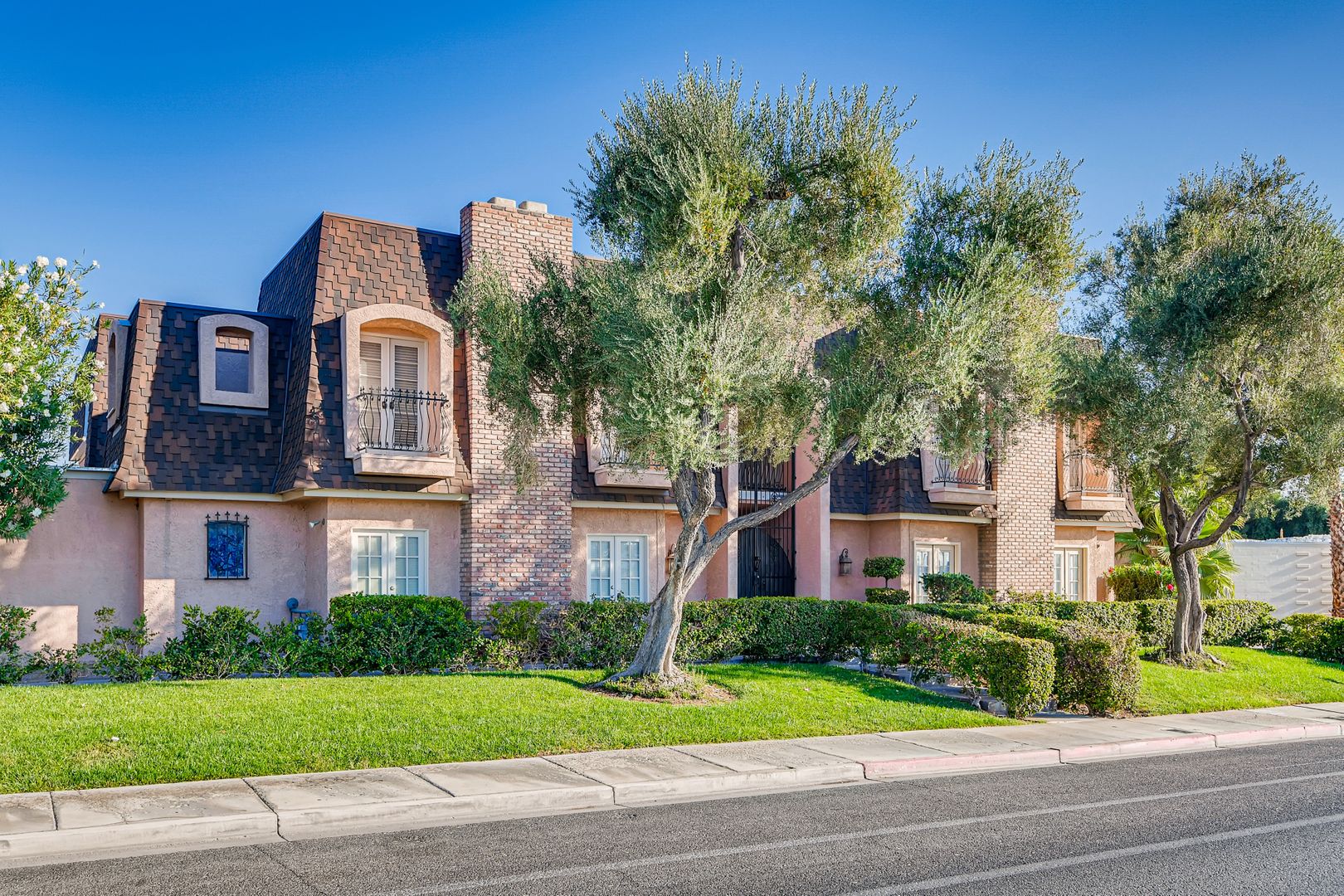 Las Vegas Condo: 1409 St Louis Avenue B (1)