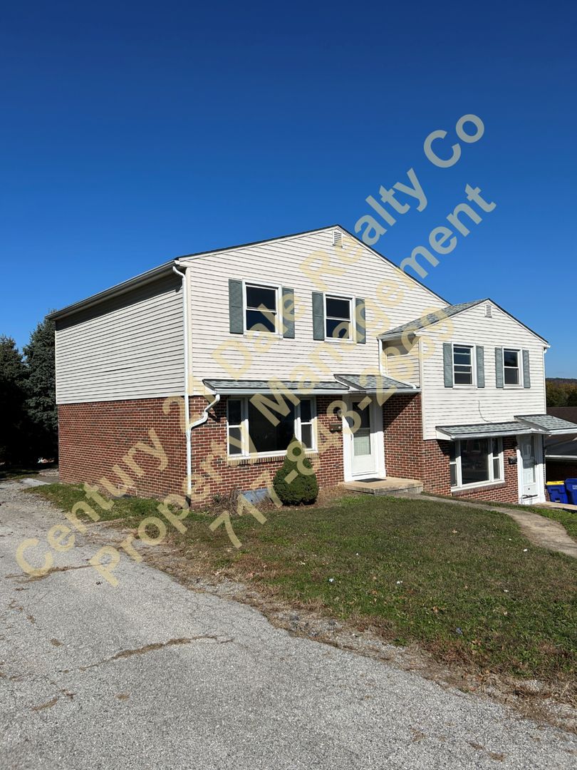 York Apartment: 215-217 Meade Street