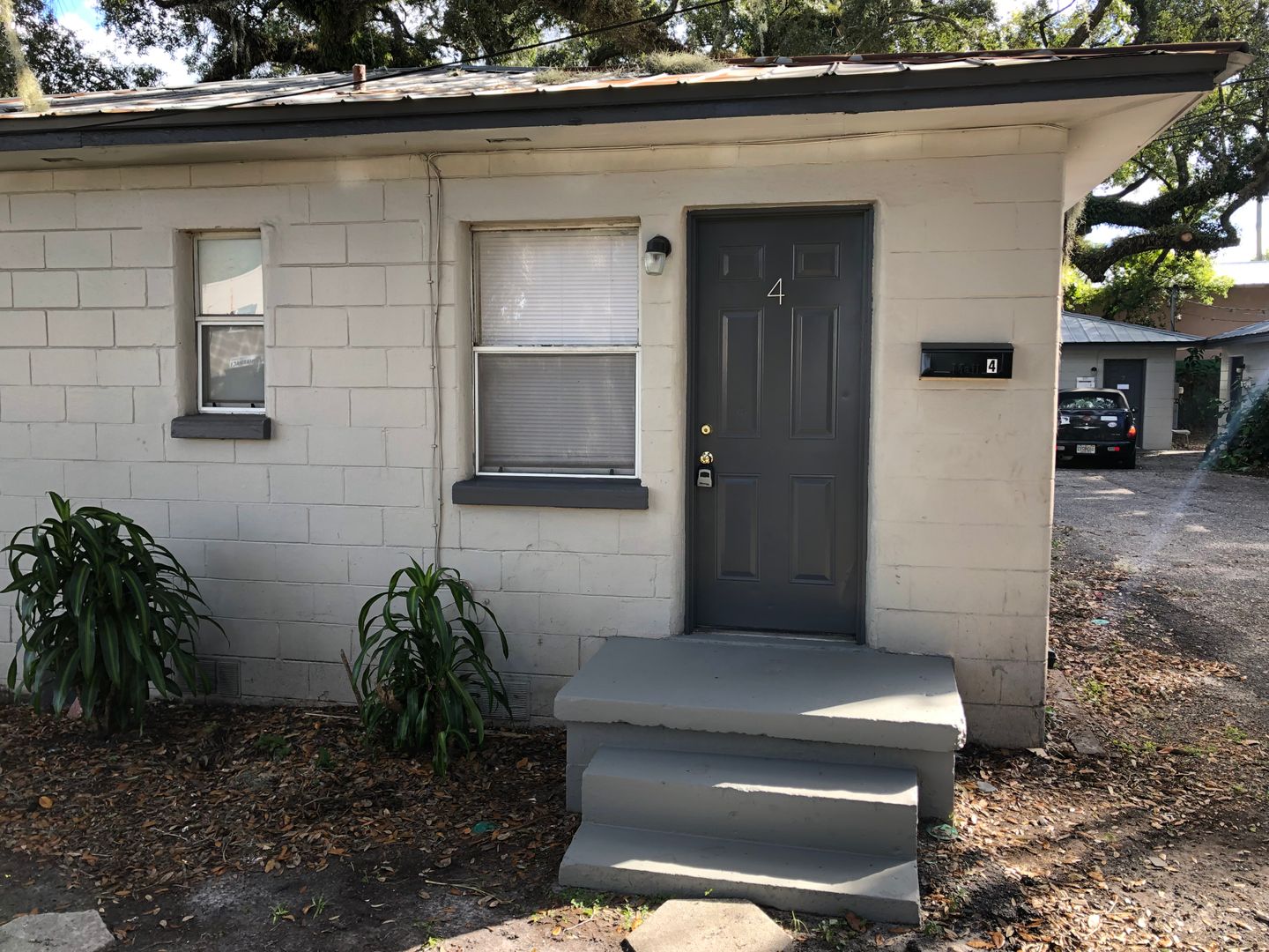 Tampa Apartment: 7208 N Nebraska Ave