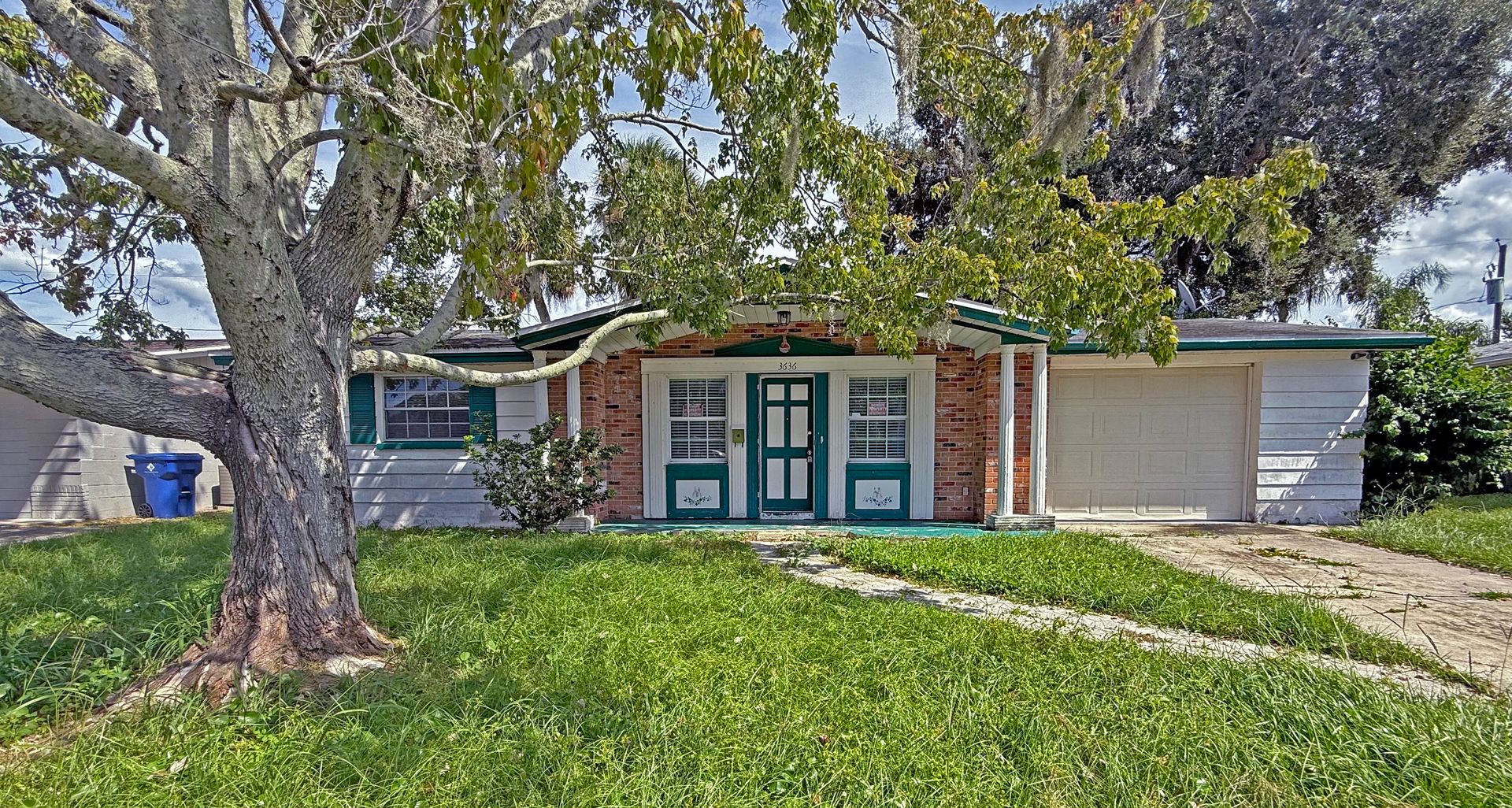 Holiday House: 3636 Wiltshire Dr