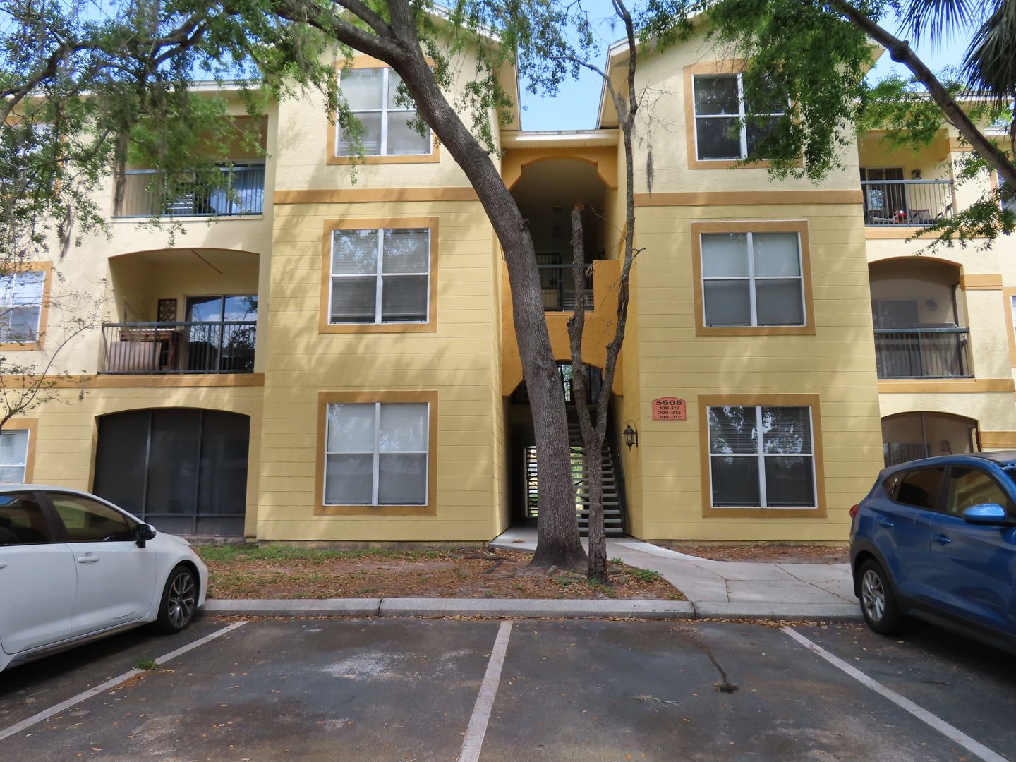 Tampa Condo: 5608 Pinnacle Heights Cir #109