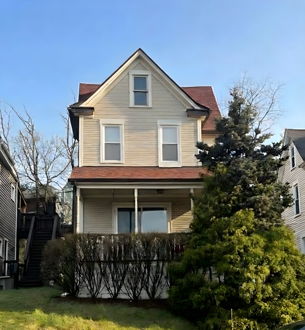 East McKeesport Apartment: 1222 Broadway Avenue