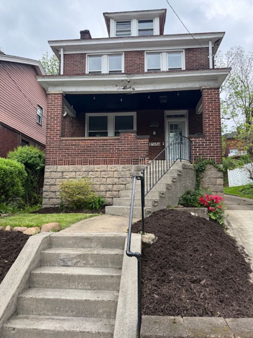 Pittsburgh House: 3552 Beechwood Blvd