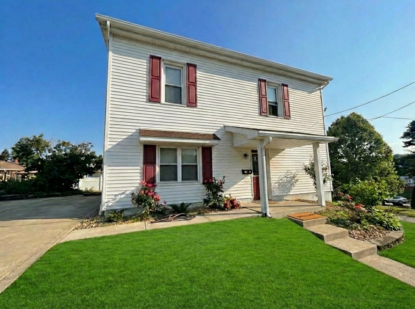 Jeannette Apartment: 207 Sycamore Street