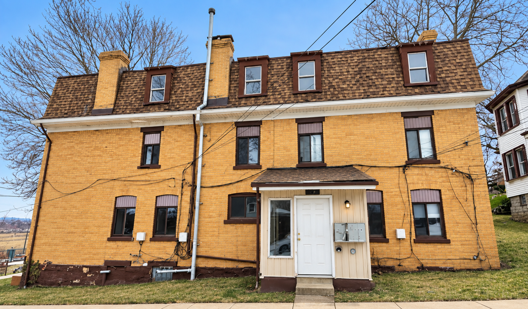 Swissvale Apartment: 1907 Delaware Avenue