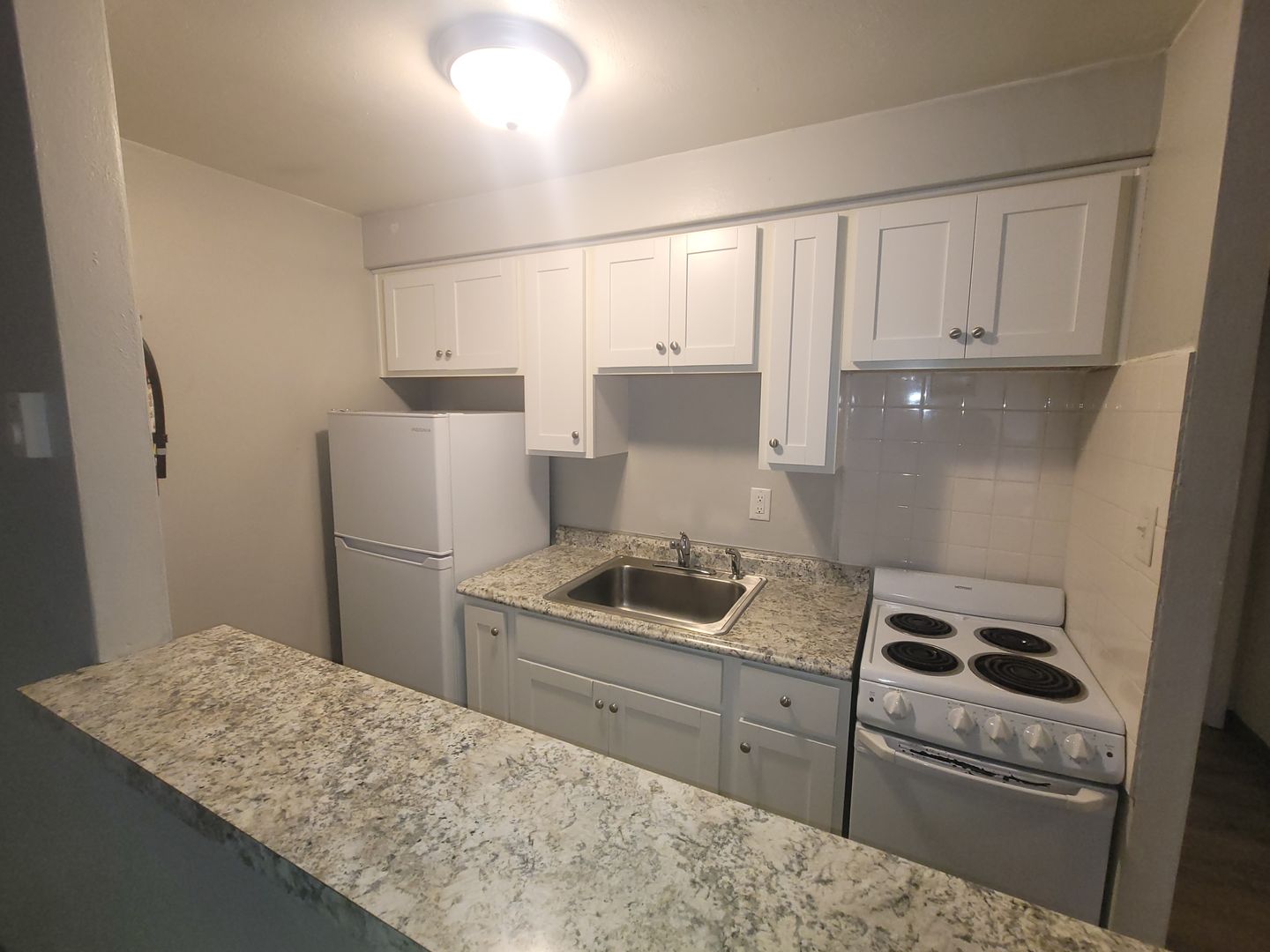 California Apartment: Union Ave Apartments