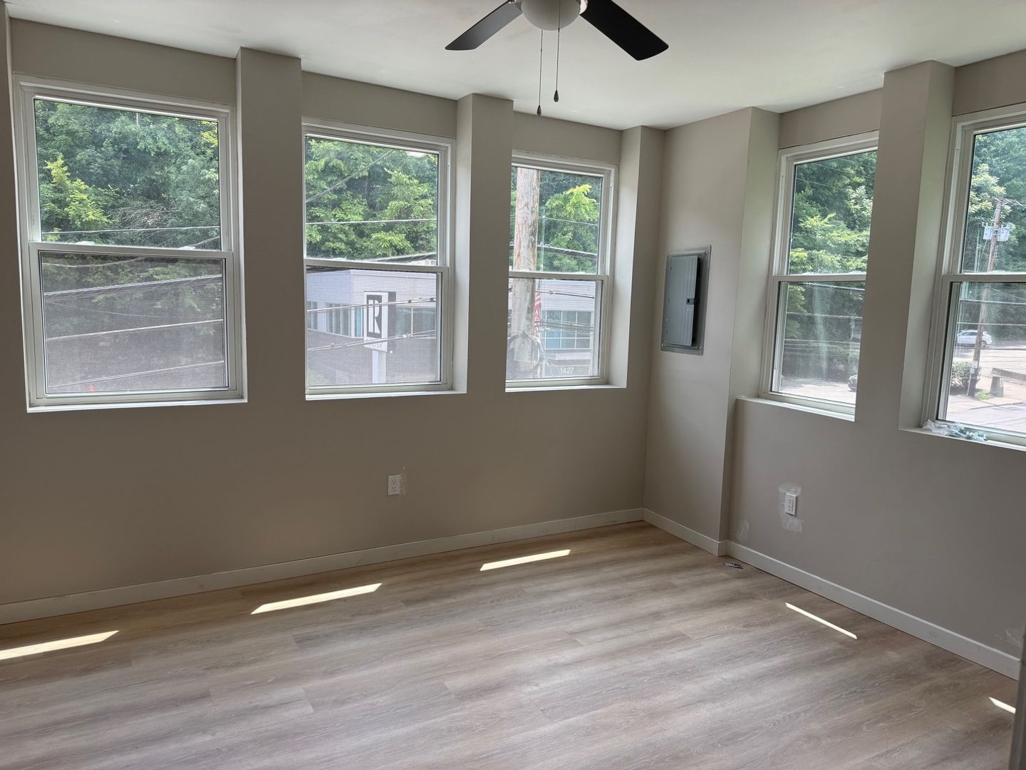 Pittsburgh Townhome: 1420 West Liberty Ave