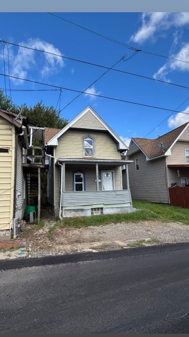 McKeesport House: 306 Laredo Street