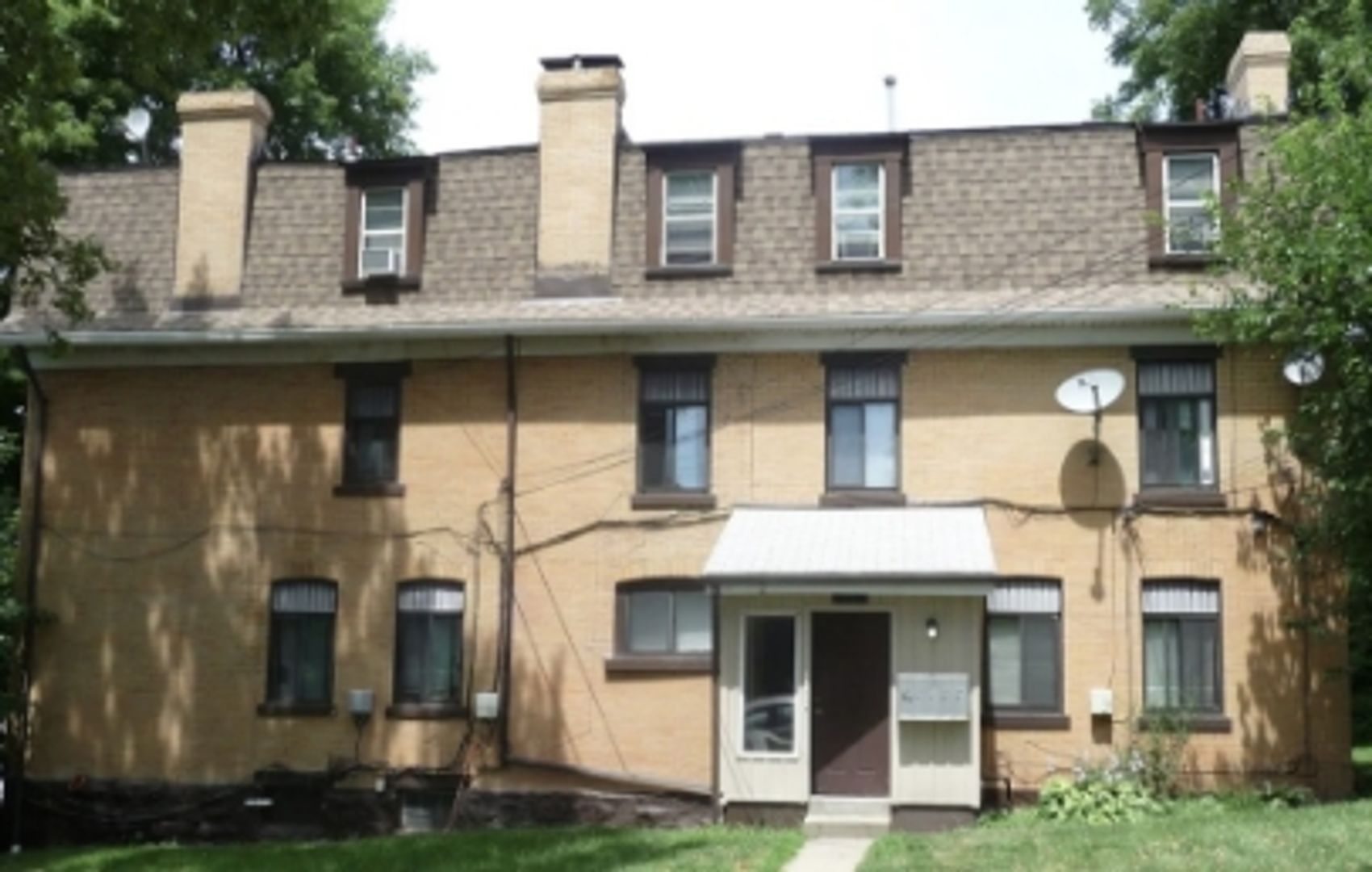 Swissvale Apartment: 1907 Delaware Avenue