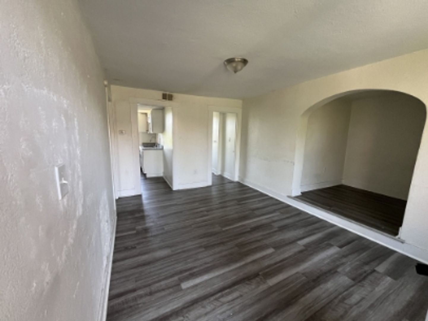 Clairton Apartment: 421 Ohio Ave