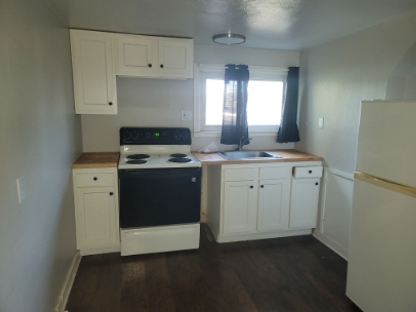 Latrobe Apartment: 214 Thompson Street