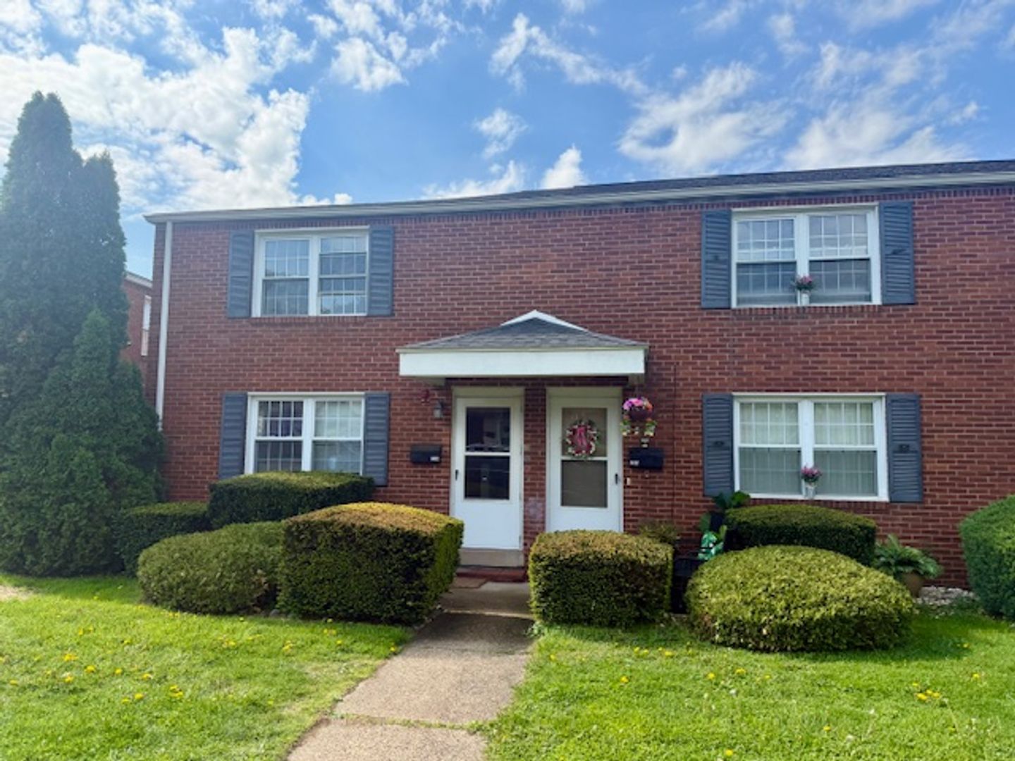 Irwin Apartment: Summit Apartments