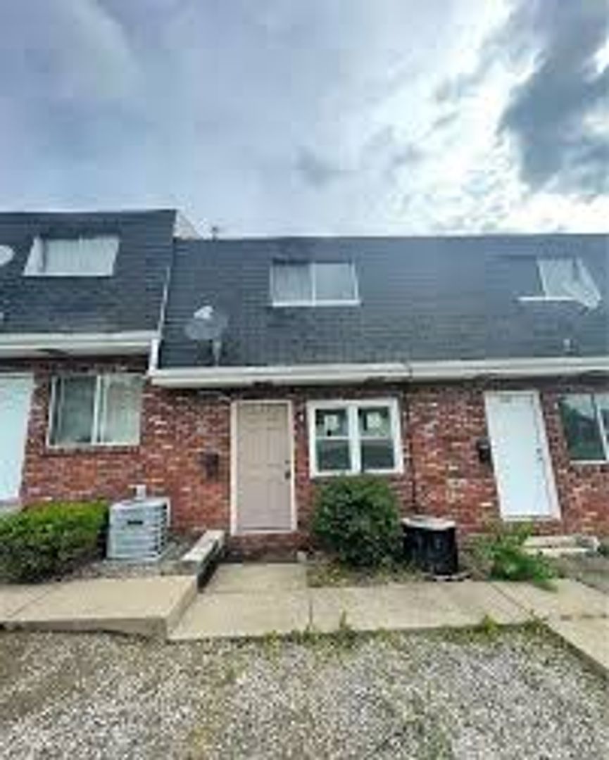 McKeesport Townhome: 339 Dersam Street - 1