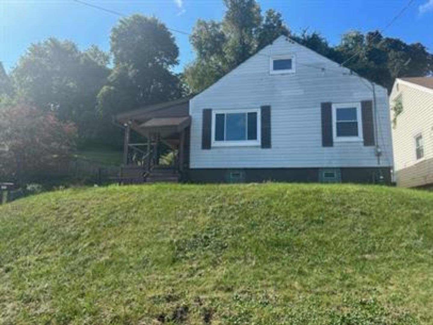 Clairton House: 101 North 3rd Street