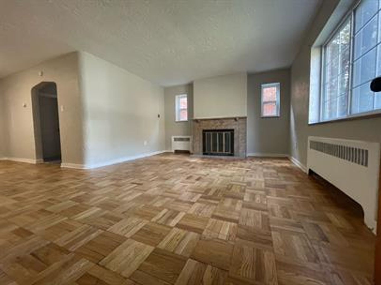 Pittsburgh Apartment: Lenox Ave