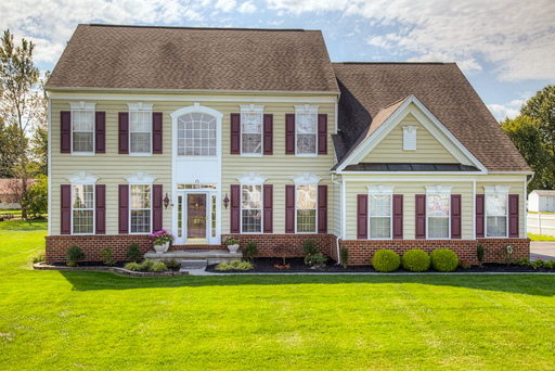 Stunning 4 bedroom, 2.5 bath, 2 story colonial Coming soon – photo 1