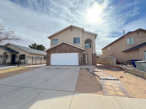 East El Paso 4bed/2.5Bath Refrig A/C w/Loft! – photo 1