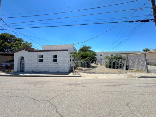 Central El Paso 1bed/1bath Refrig A/C duplex w/Water & Trash Included! – photo 1