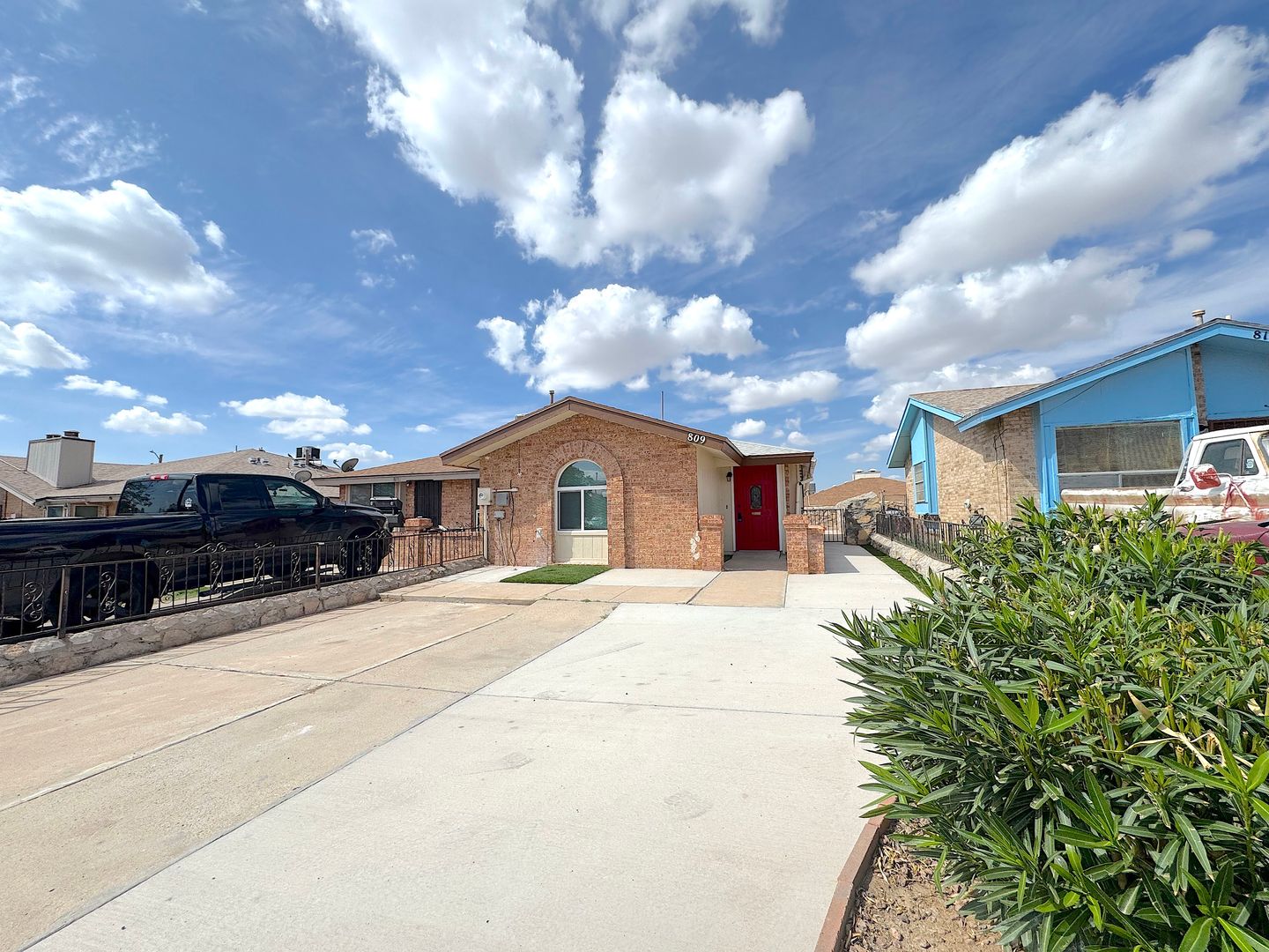 El Paso House: 809 Los Surcos