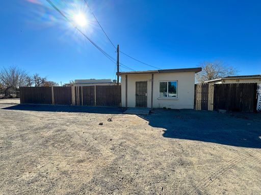 Lower Valley El Paso 2 bed with Refrig A/C – photo 1