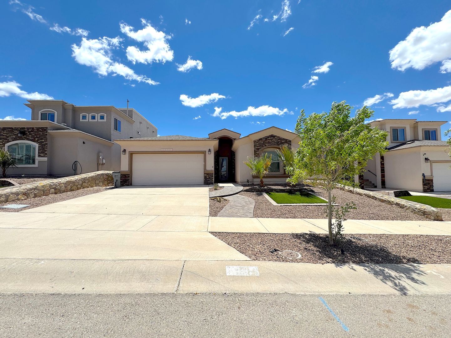 El Paso House: 7844 Enchanted View
