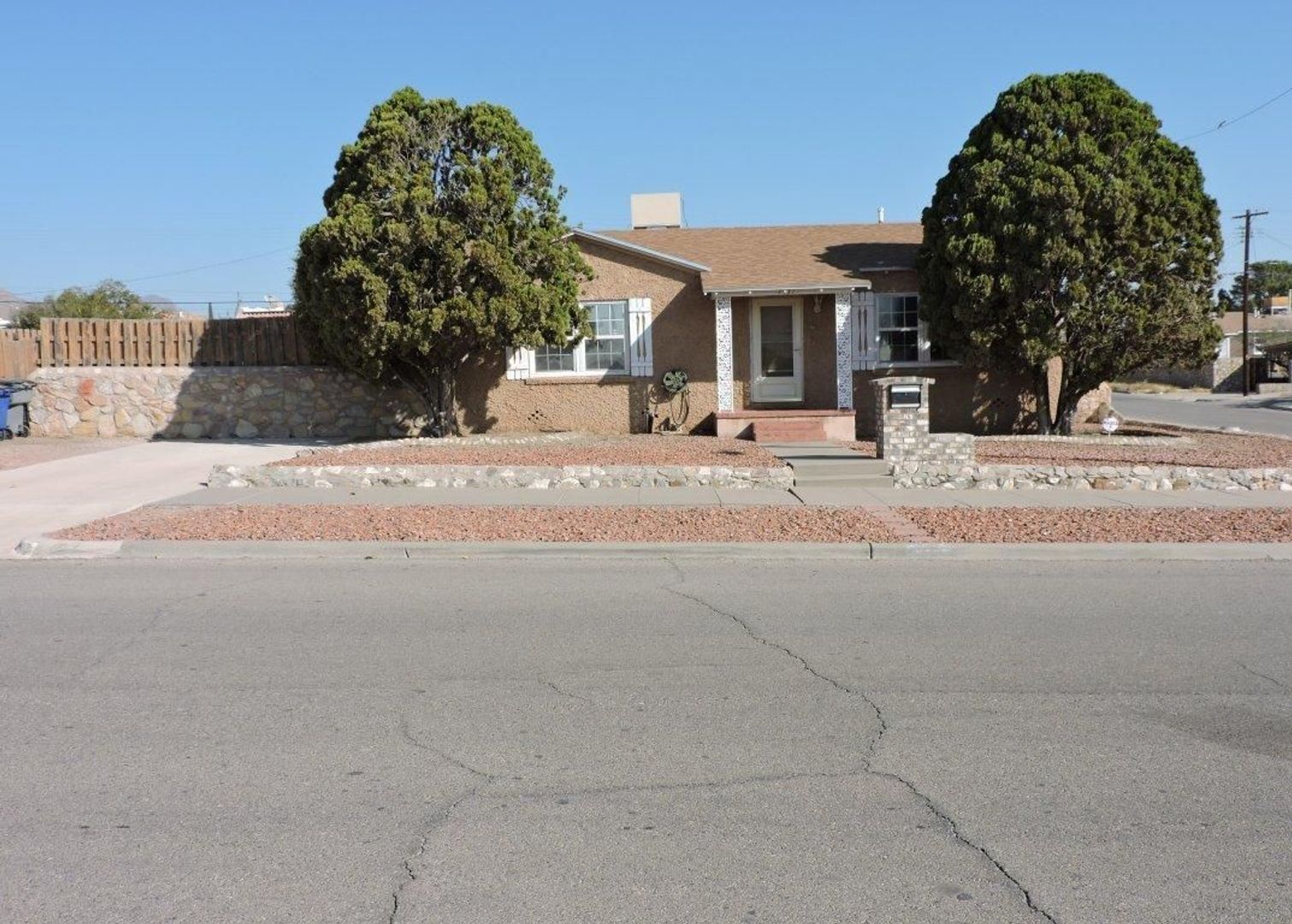 El Paso House: 3531 Jefferson Ave.
