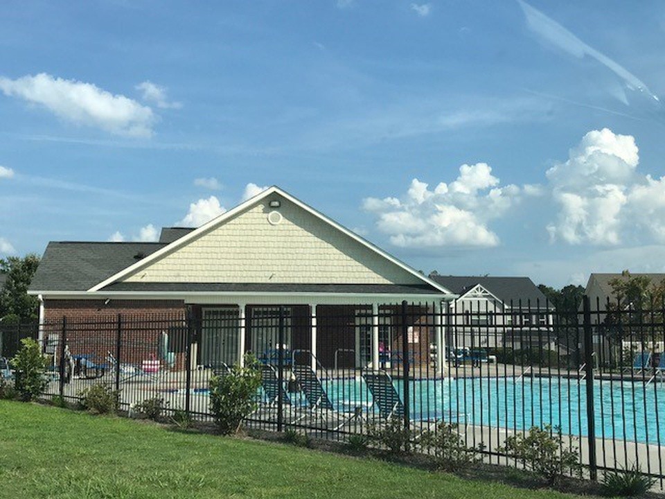 GROVETOWN House: 1074 GROVE LANDING LANE