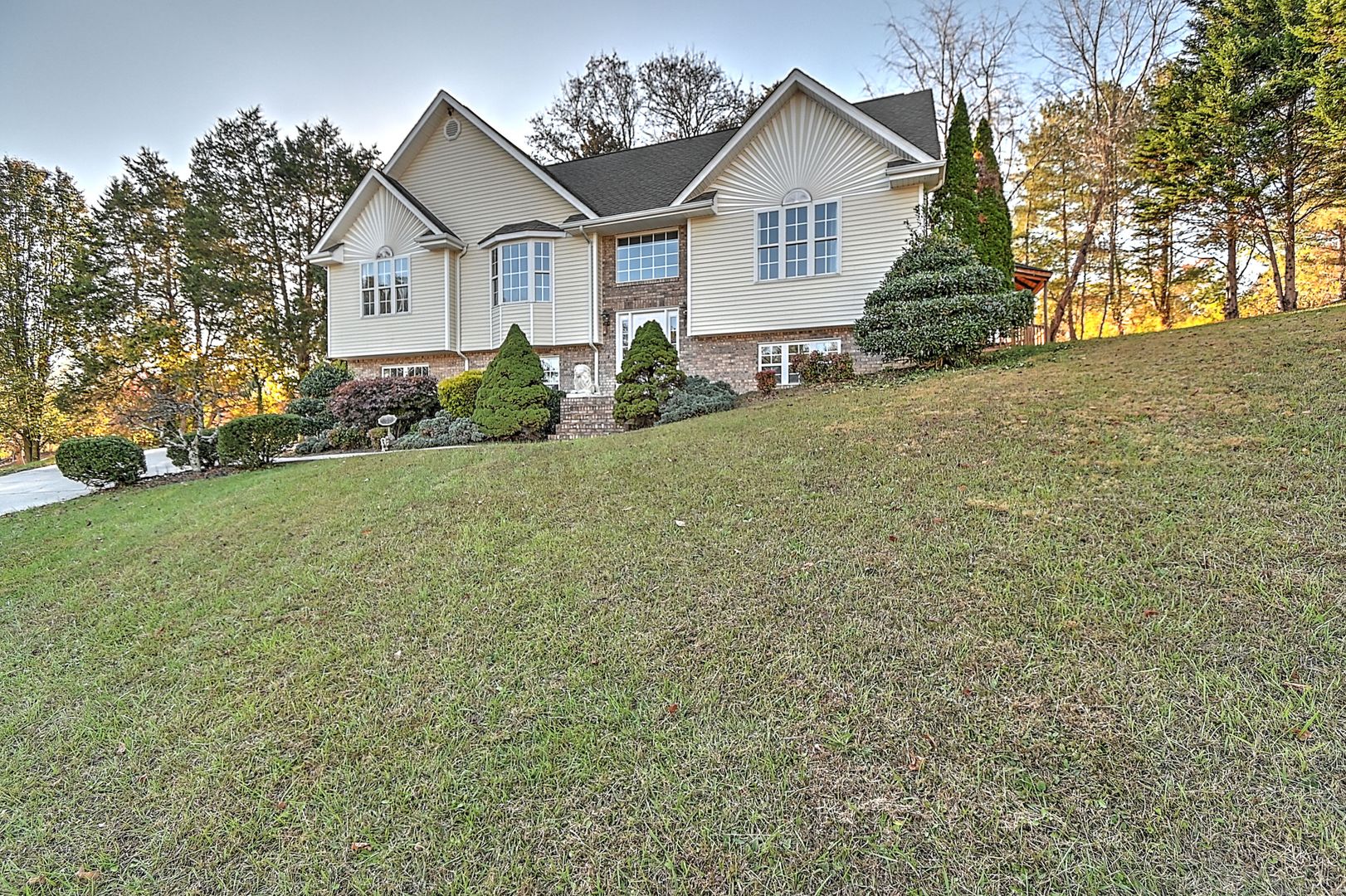 Kingsport House: 168 Old Mill Ct