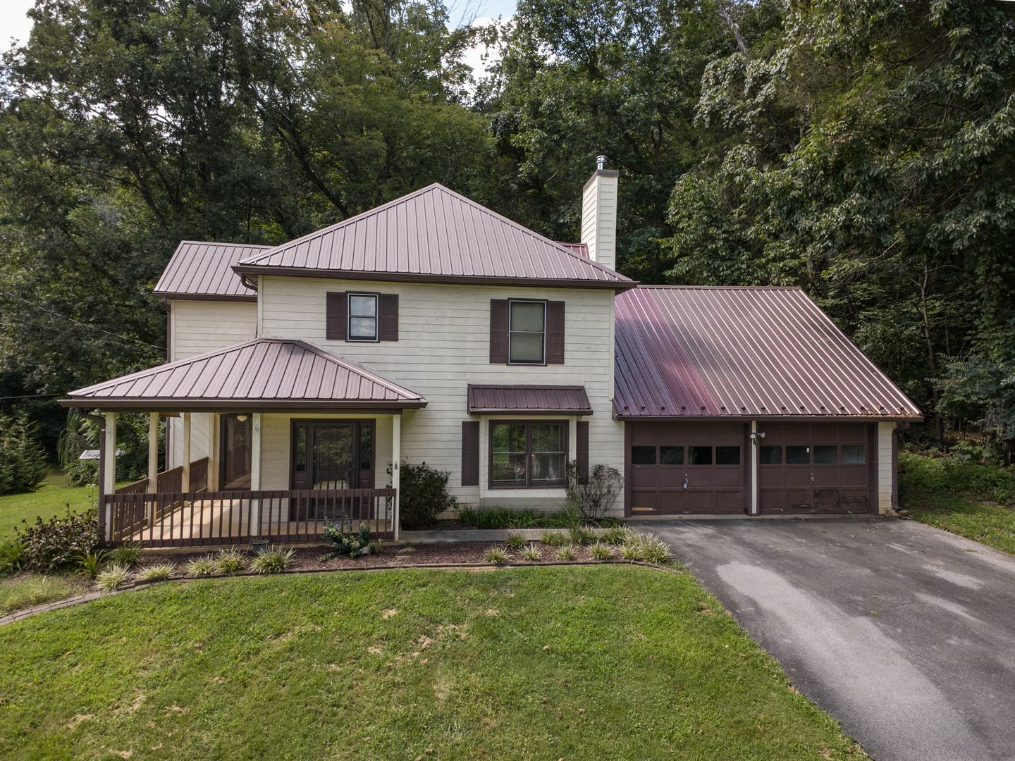 Gray House: 306 Boring Chapel Road
