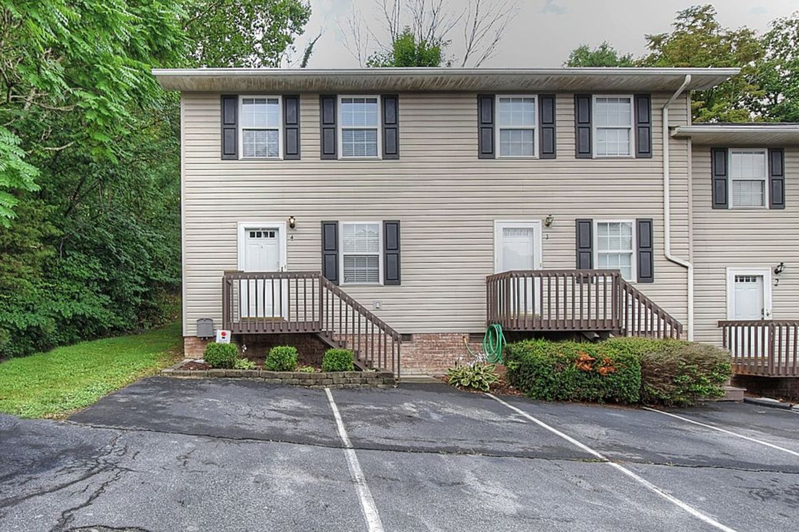 200 Arrowhead Drive Apt 4 Johnson City, TN 37601