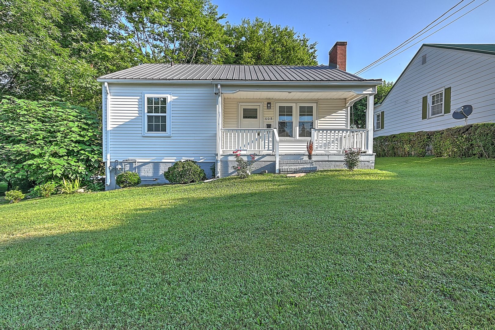 Greeneville House: 608 Forest St