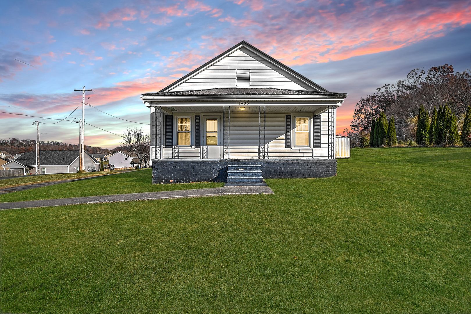 Jonesborough House: 1408 W. College St