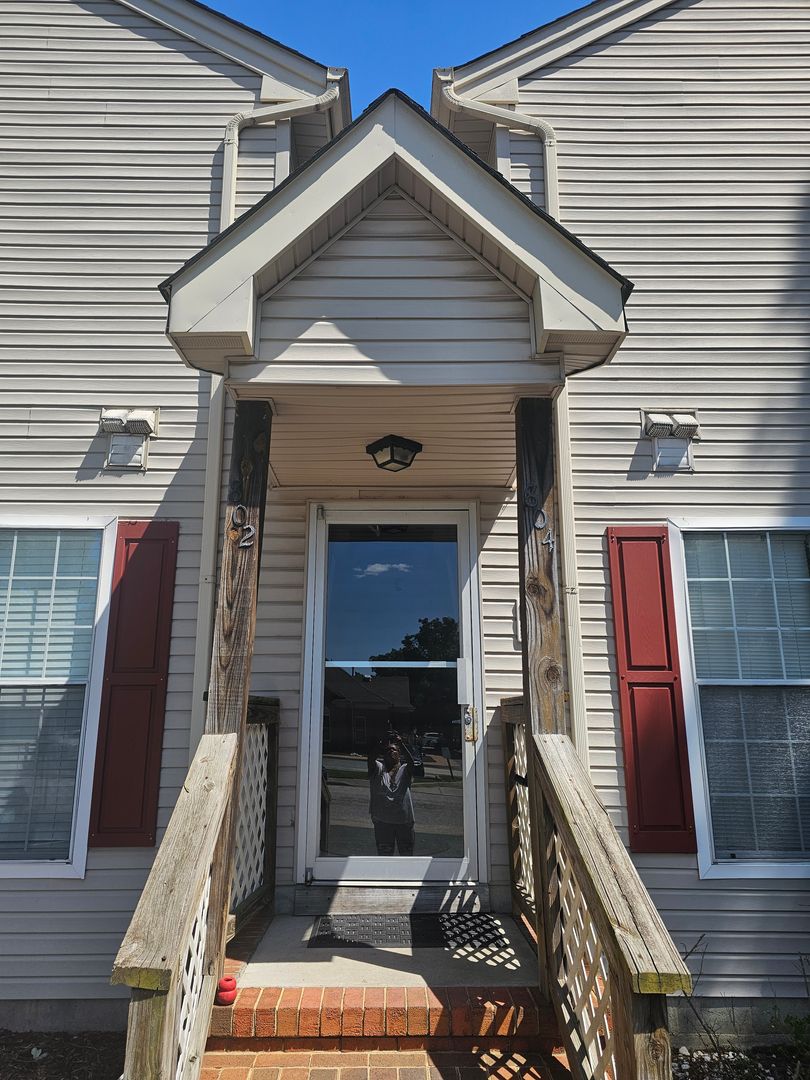 Newport News House: 804 Newday Court