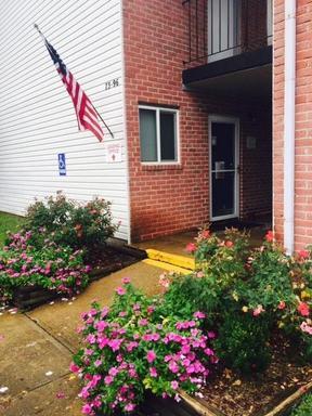 Hampton Apartment: 320 E. Mercury Blvd #80