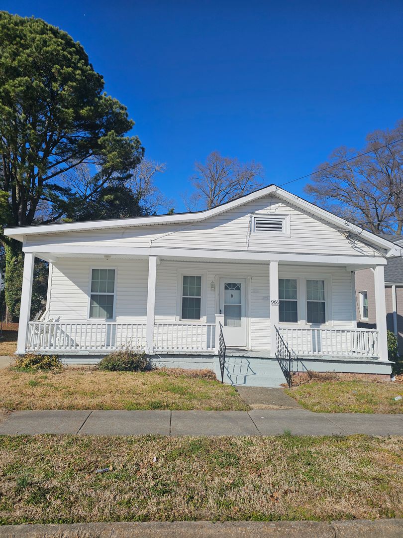 Norfolk House: 966 Avenue I