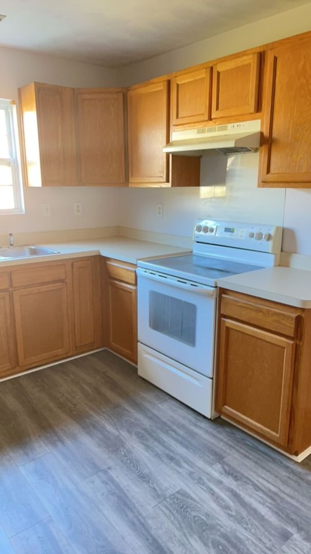 Chesapeake House: 958 Poplar Avenue